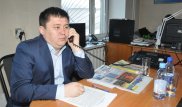 Пользователи нашли фотобомбу на снимке актюбинского чиновника