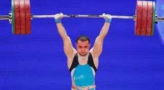 Казахстанский штангист Рахимов сотворил сенсацию на ЧМ в Хьюстоне