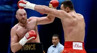 Тайсон Фьюри отобрал у Владимира Кличко титулы чемпиона мира