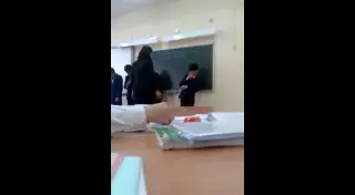 Полиция расследует инцидент с избиением учителем учеников в Алматы