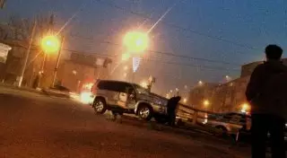 5 человек пострадали при столкновении внедорожника и маршрутки в Алматы