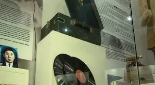 Потомки героев ВОВ передали музею ВС РК оригиналы исторических предметов