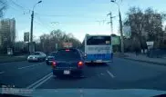 Наказан вытеснивший на "встречку" машину водитель алматинского автобуса
