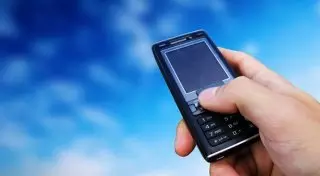 Казахстанцев призвали переходить на дешевые тарифы сотовой связи