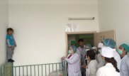 Отец "окруженного, но не сломленного" мальчика рассказал о знаменитой фотографии