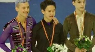 Старый гимн Казахстана прозвучал во время награждения Дениса Тена на турнире в Загребе