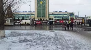 В Астане оцепили вокзал из-за пустой коробки