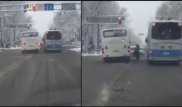 Водитель автобуса выехал на "встречку" и чуть не сбил женщину с ребенком в Алматы