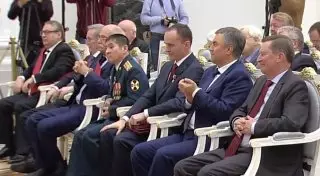 Путин вручил полковнику Султангабиеву Звезду Героя России