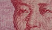 Курс юаня к доллару опустился до четырехлетнего минимума