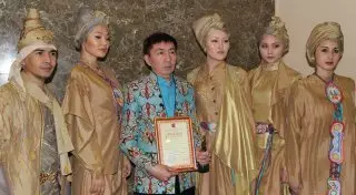 Казахстанский дизайнер занял первое место на конкурсе модельеров в Москве