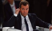 Медведев призвал отказаться от доллара