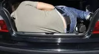 Пропавшего в Караганде 2 месяца назад дальнобойщика нашли в багажнике авто