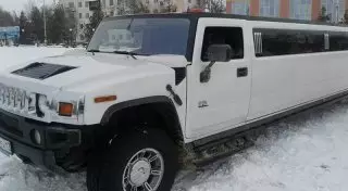 Полицейские нашли героя ролика с дрифтующим свадебным лимузином