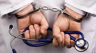 Двое врачей предстанут перед судом по обвинению в смерти ребенка в Костанае