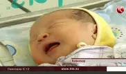 Продать 22 младенцев удалось акушерам в Алматинской области