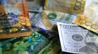 Курс доллара поднялся до 331 тенге