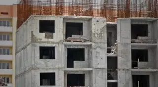 Строительство 48 жилых комплексов приостановлено в Астане