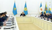 Назарбаев советует армии "держать порох сухим"