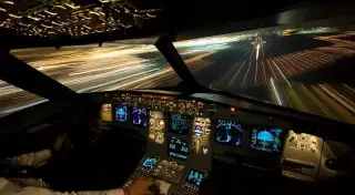Airbus и Boeing оставят в самолетах только одного пилота