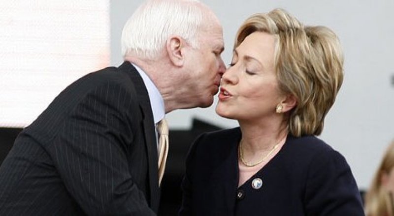 Джон Маккейн и Хилари Клинтон. © observer.com