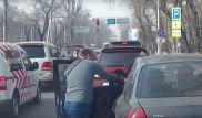 Полиция проводит расследование по факту драки на дороге в Алматы