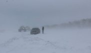 В результате сильного ветра и бурана закрыта автодорога в ВКО