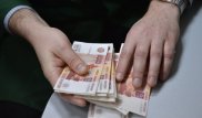 Рубль снова начал слабеть на фоне дешевеющей нефти