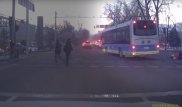В Алматы задержали сбившего пешехода водителя троллейбуса