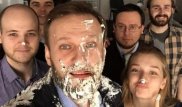 Алексея Навального закидали тортами