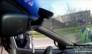 Позитивный шымкентский полицейский удивил водителей