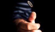 Водителя автобуса наказали за брошенную в глаз ребенка монету в Павлодаре