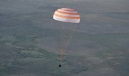 Капсула "Союза" c экипажем МКС приземлилась в Казахстане