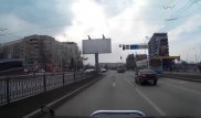 Очевидец снял автобус, проехавший на красный свет в Алматы