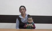 Женщина использовала малолетнего сына для попрошайничества в Алматы