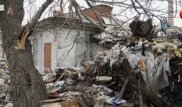 Жительница Семея завалила мусором два дома и квартиру