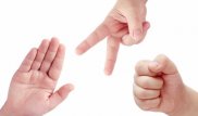 Ученые раскрыли секрет принятия решений в игре "Камень - ножницы - бумага"