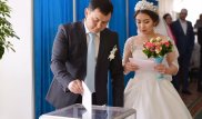 Молодожены в Астане пошли на выборы в день свадьбы