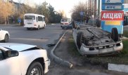 2 человека пострадали в ДТП с перевернутым авто в Алматы