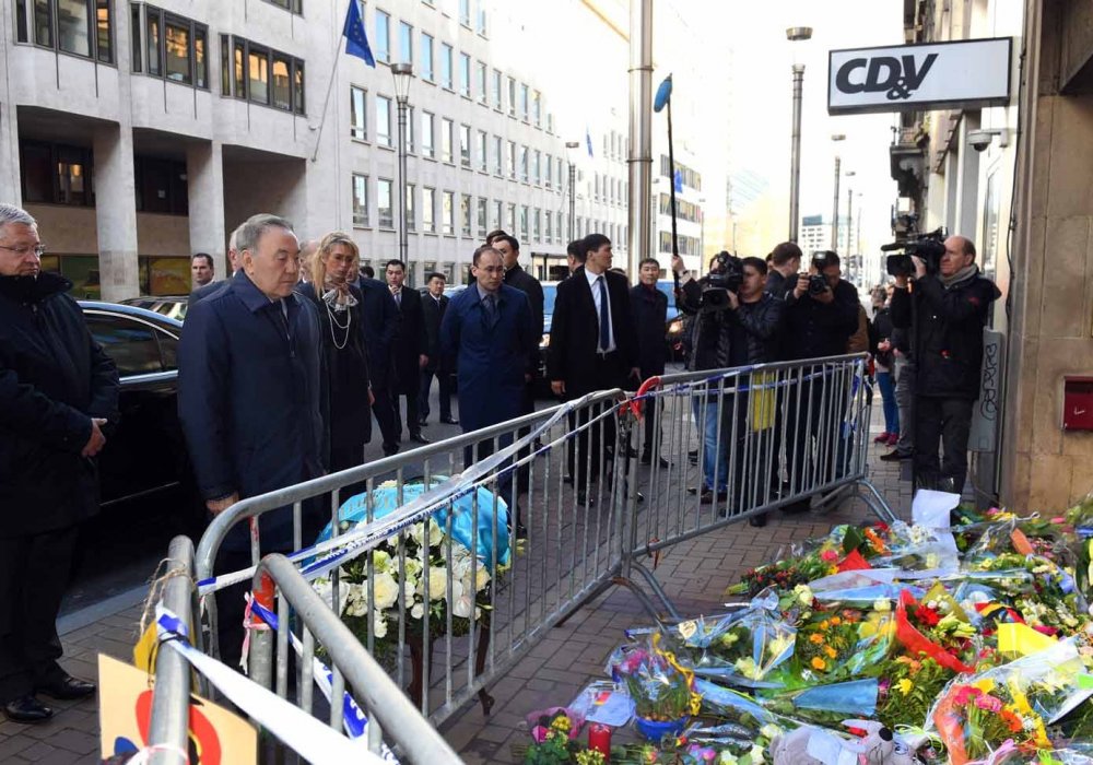 Нурсултан Назарбаев почтил память жертв терактов в Брюсселе. © akorda.kz