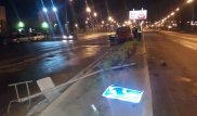 Водитель, якобы в сильном алкогольном опьянении, совершил наезд на знак в Алматы