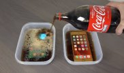 Что произойдет, если заморозить в кока-коле Samsung Galaxy S7 и iPhone 6s