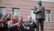 Памятник Владимиру Жириновскому установили в Москве