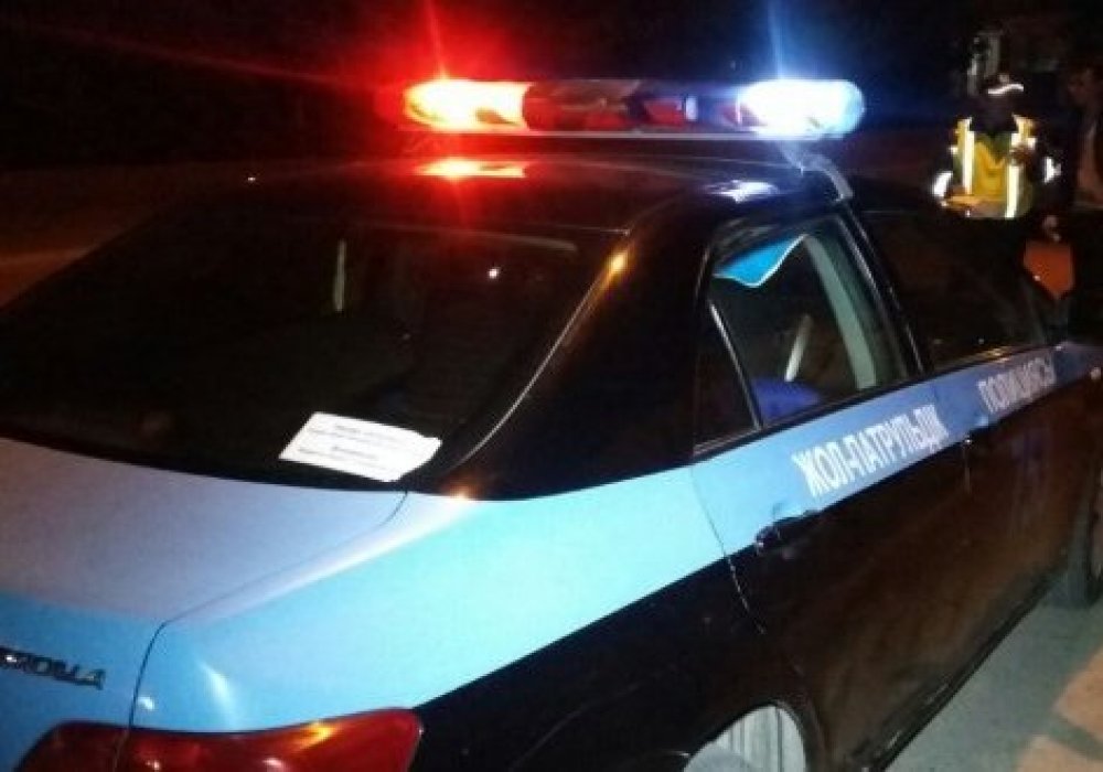 У оказывавшего помощь пострадавшим в ДТП добровольца угнали авто в Шымкенте