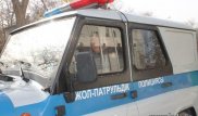 Задержанный  мужчина выпрыгнул на ходу из патрульной машины в Мангистауской области