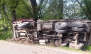 Грузовик с щебнем опрокинулся возле Кульджинской трассы