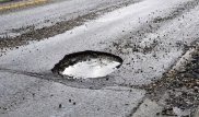 Житель Карагандинской области предлагает скинуться на ремонт дорог