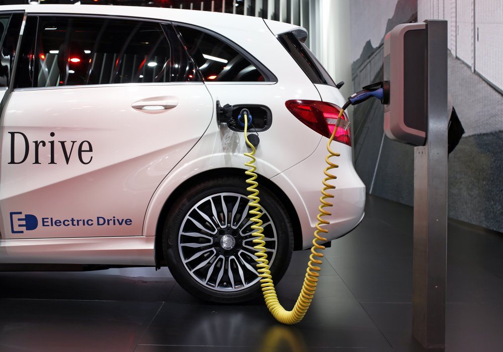 В Германии покупателям электромобилей и гибридов начнут платить по 3-4 тысячи евро
