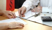 Больше половины казахстанцев, взявших потребительские кредиты, скрываются - Нацбанк
