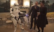 Обама станцевал с роботом R2-D2 и штурмовиками из "Звездных войн" в Белом доме